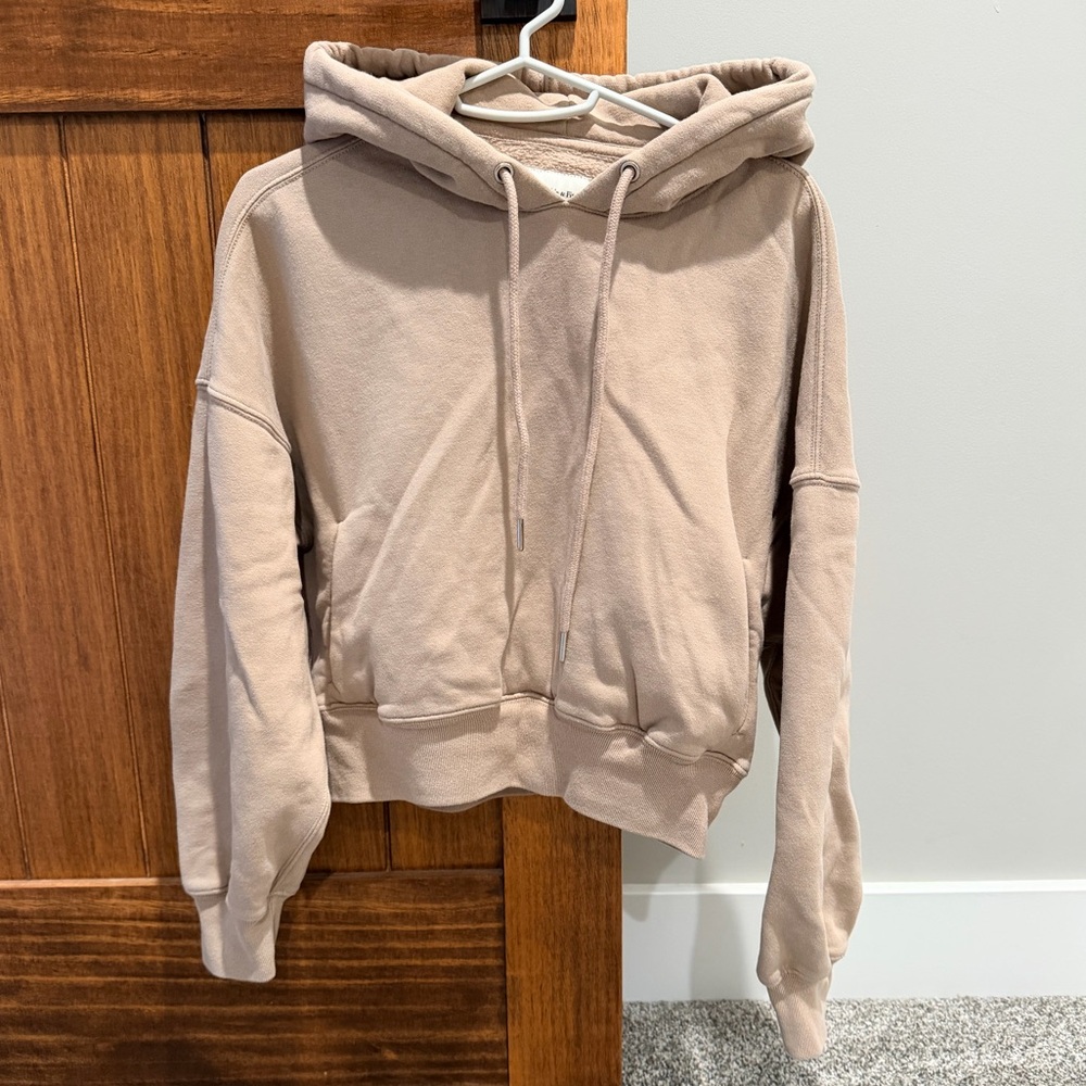 Abercrombie & Fitch Soft A&F Essesntials Cropped Hoodie with pocket size XS